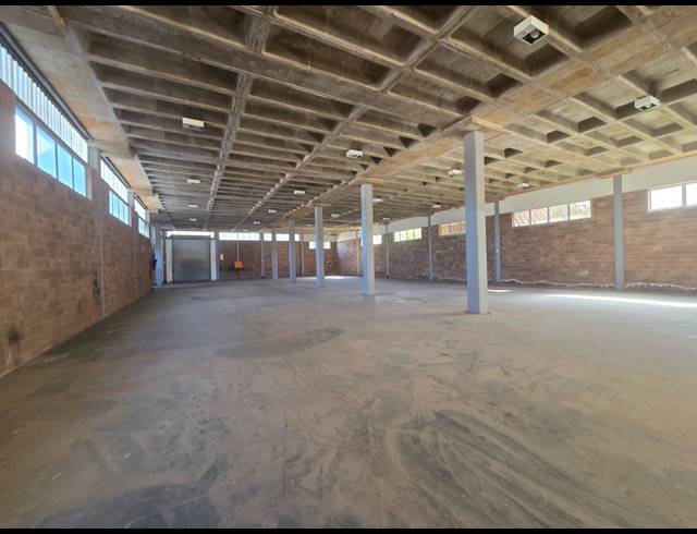 990M² WAREHOUSE TO LET IN NEW GERMANY